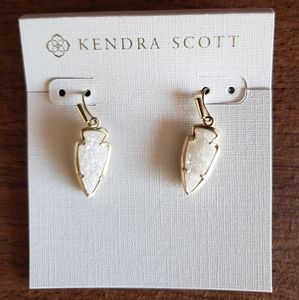 Kendra Scott Arrow Earrings